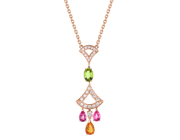 divas dream系列项链体现意式优雅魅力,以神秘且令人难以忘怀的气质